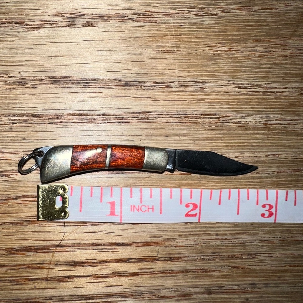 Mini Keychain Knife - Picture 4 of 8